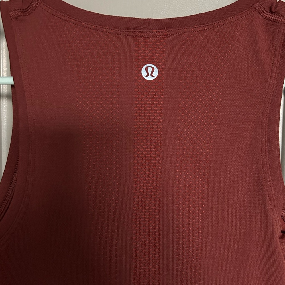 Lululemon Sleeveless Cropped Tank - Picture 2 of 4